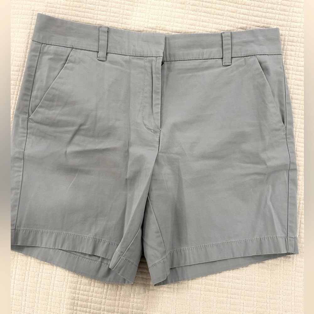 Tommy Hilfiger Women's Gray Chino Shorts Sz 8 Gray Cotton Shorts